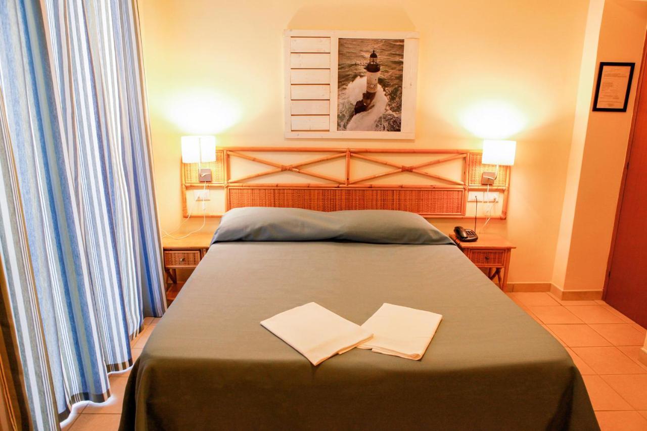 Hotel Villa Giulia Porto Azzurro Kültér fotó