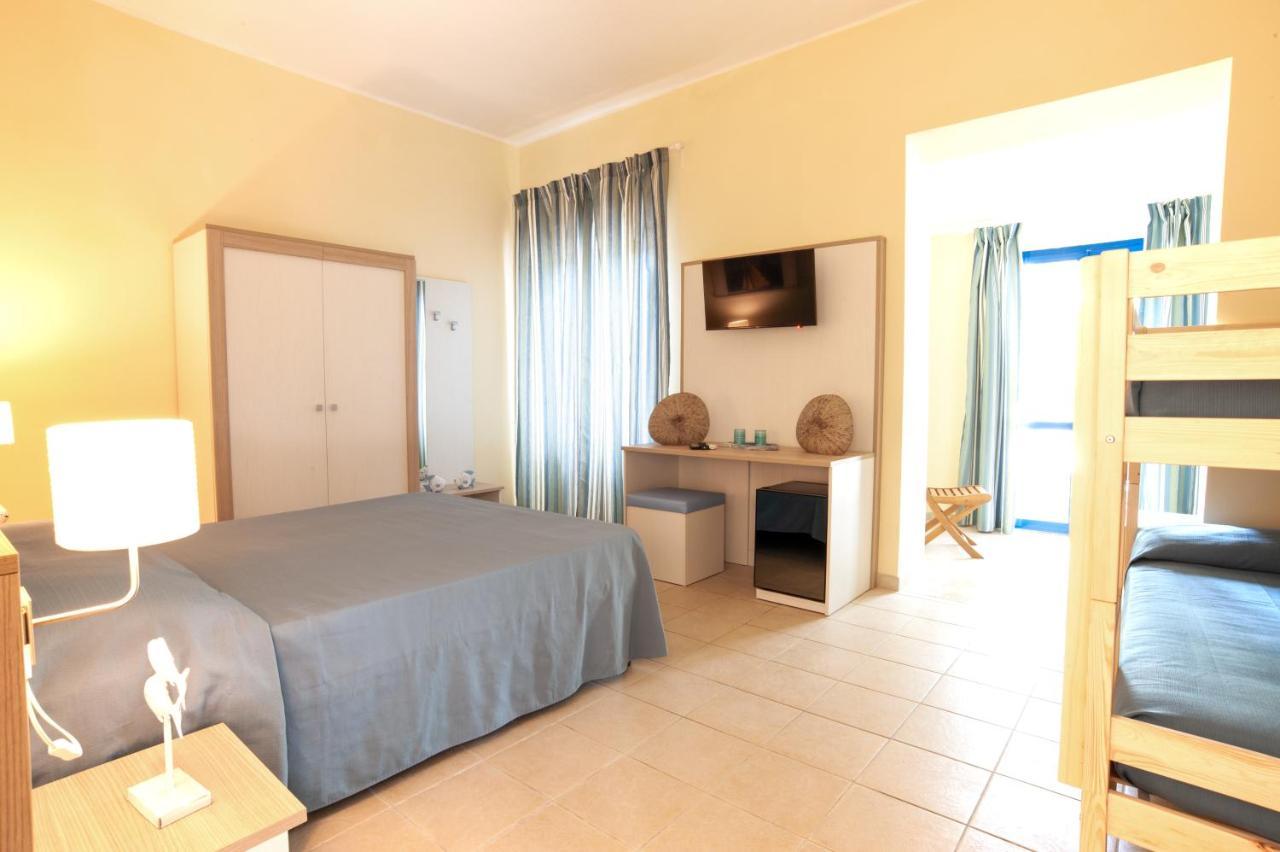 Hotel Villa Giulia Porto Azzurro Kültér fotó