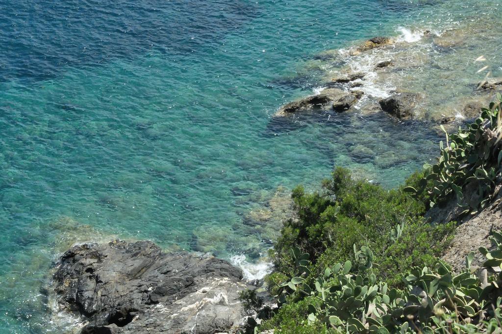 Hotel Villa Giulia Porto Azzurro Kültér fotó