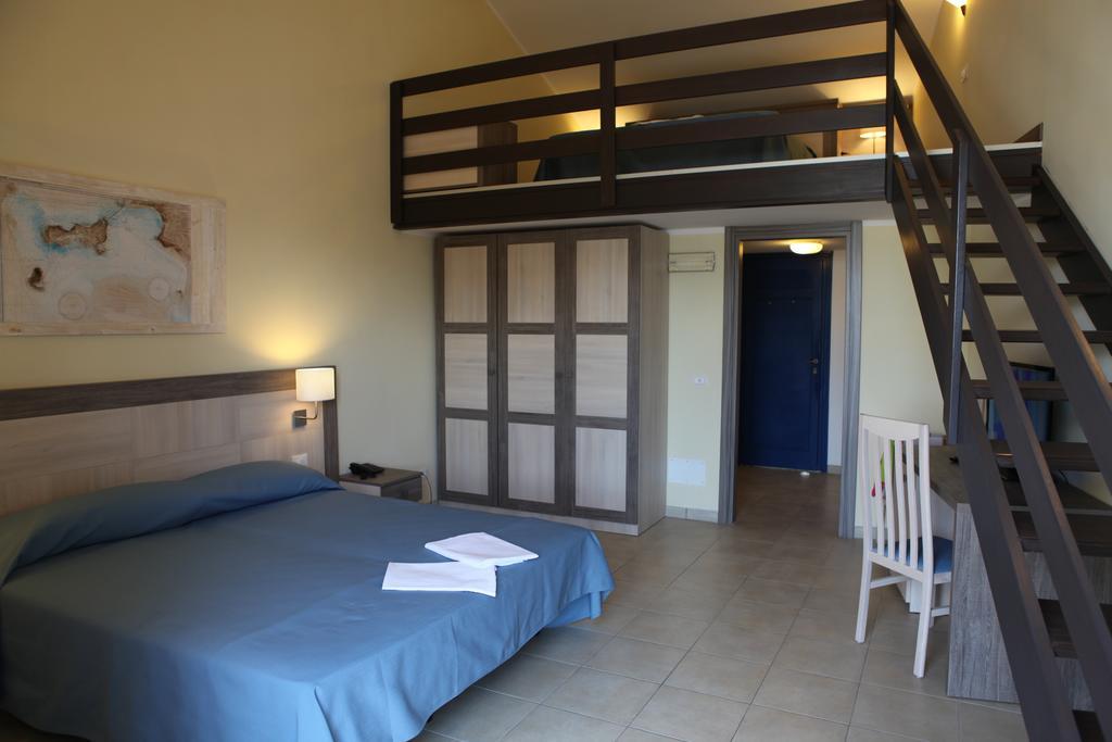 Hotel Villa Giulia Porto Azzurro Kültér fotó